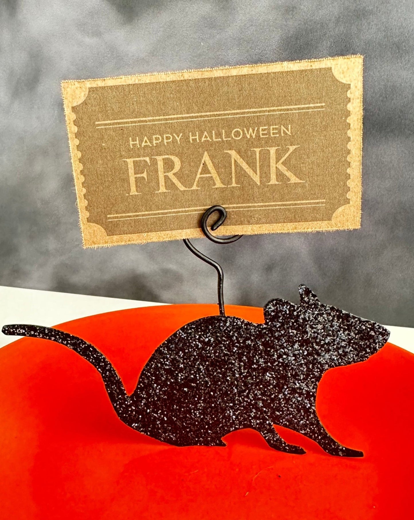 these glitter mice will be a perfectly wanted guest for your spooky dinner party. or use them on a cheese board to help identify cheeses. this cute set of 4 also includes 8 blank recycled kraft cards. made of metal. Approx. 3.5"