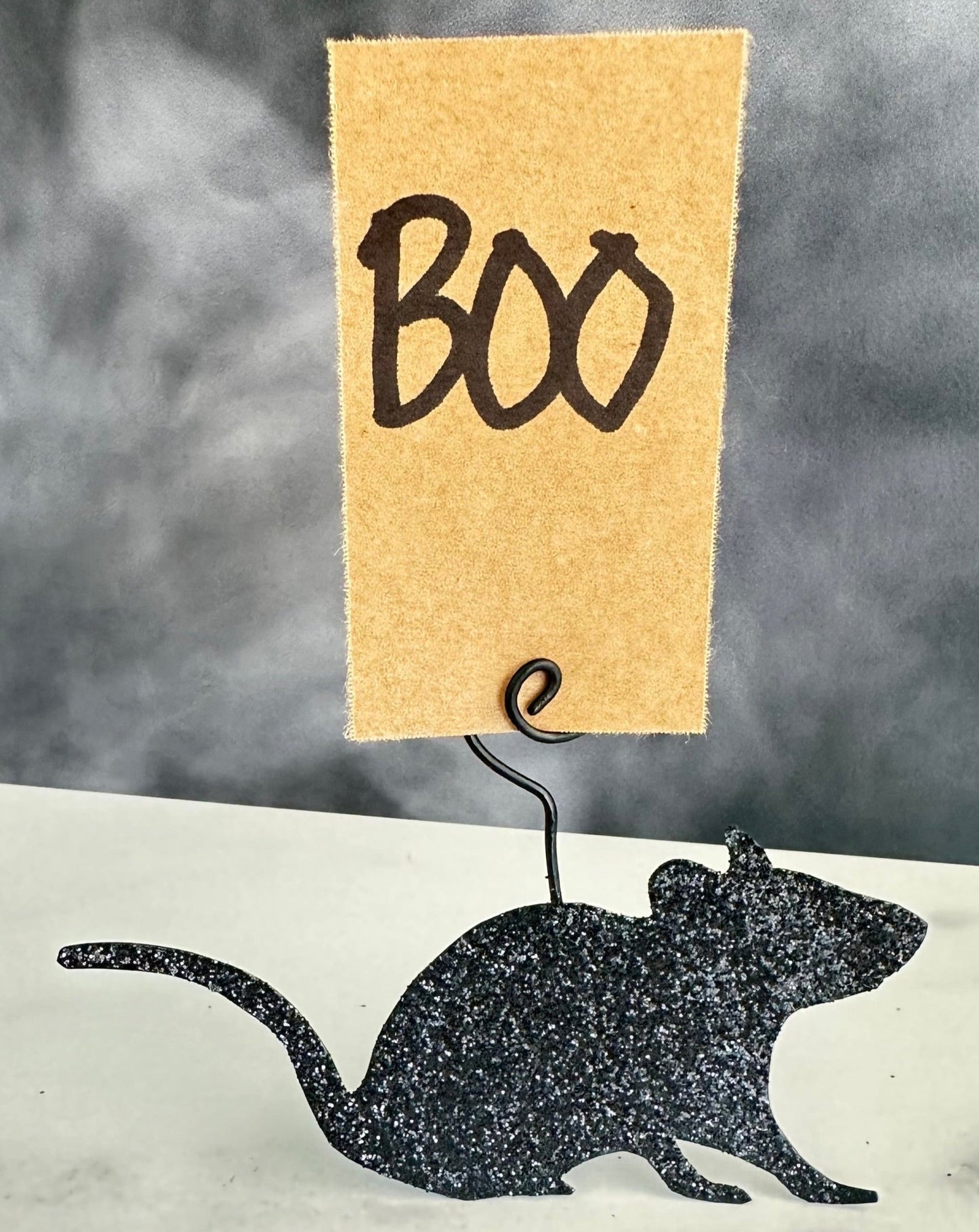 these glitter mice will be a perfectly wanted guest for your spooky dinner party. or use them on a cheese board to help identify cheeses. this cute set of 4 also includes 8 blank recycled kraft cards. made of metal. Approx. 3.5"