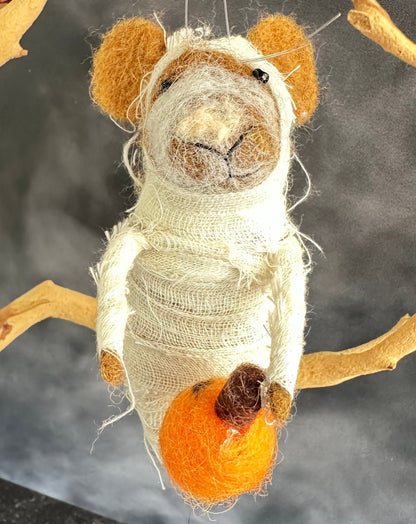 fred the mummy mouse ornament