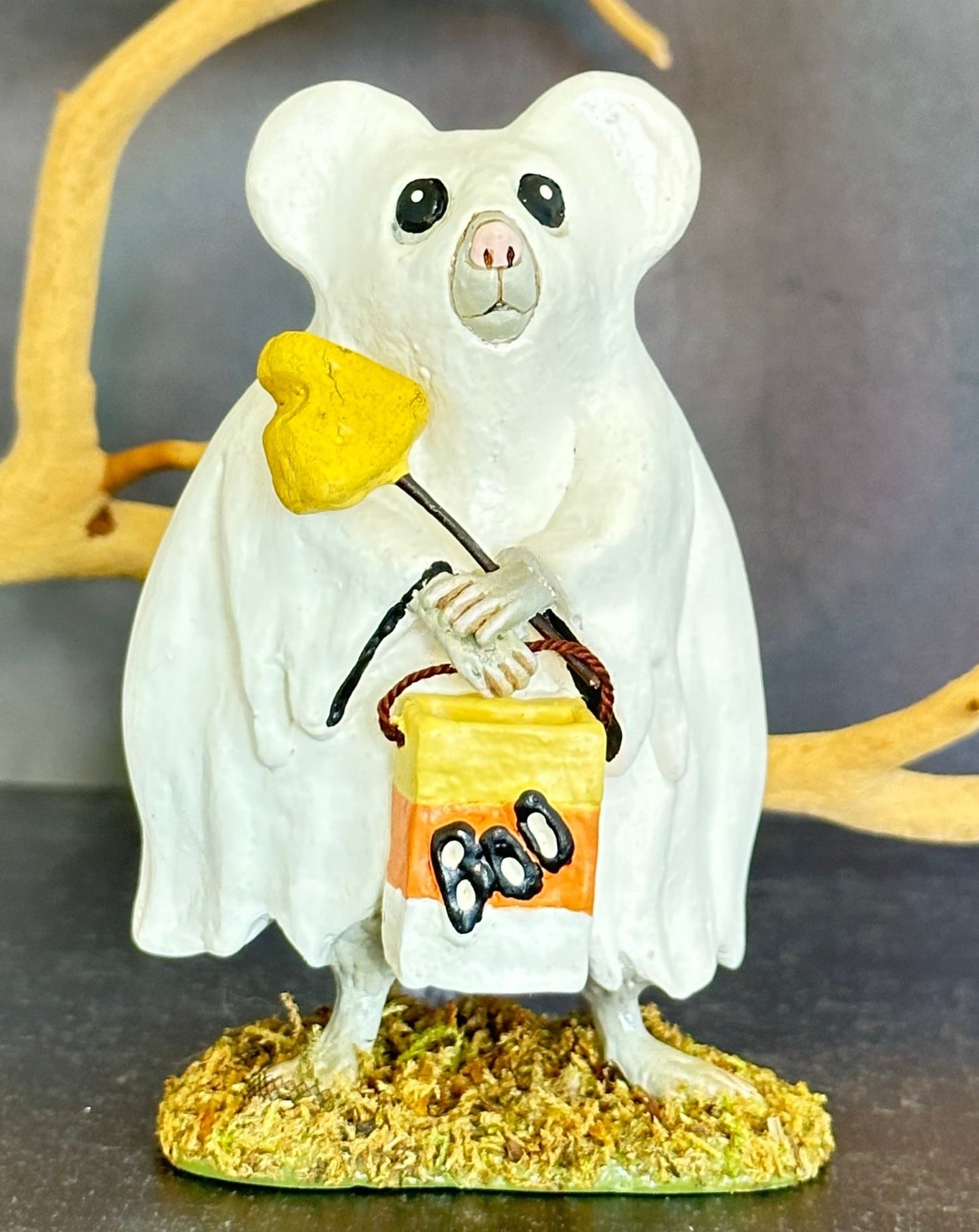 gary the trick or treating mouse figure