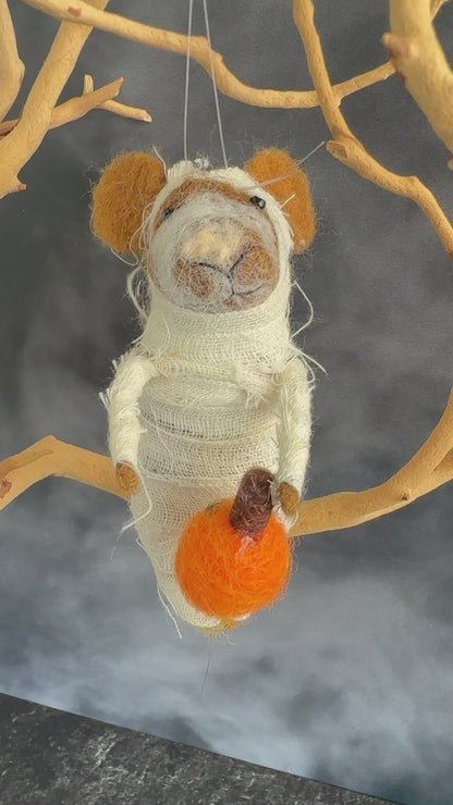 fred the mummy mouse ornament